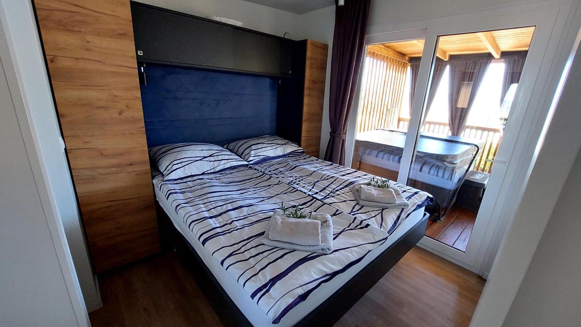 MOBILE HOMES SELCE - Alpe Jadran MOBIL Bagian luar foto